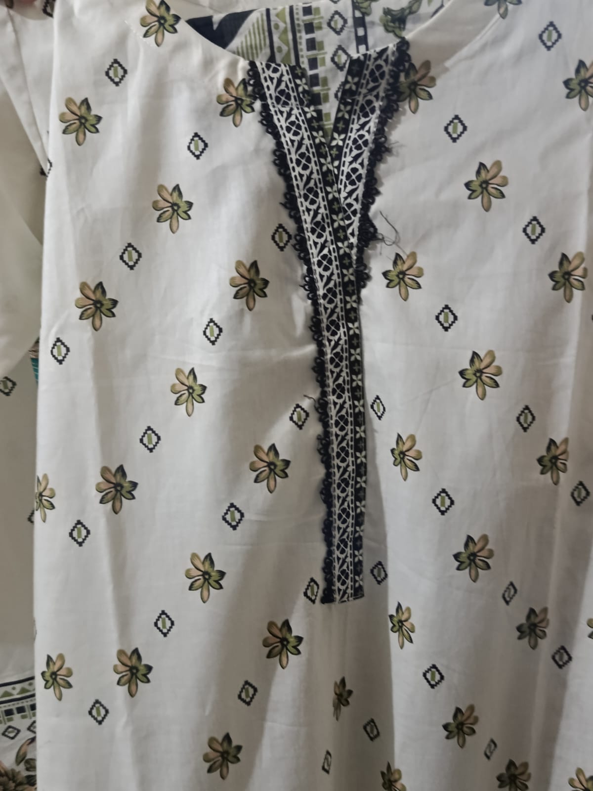 Cream Printed Lawn Suit – Premium Quality | Free Delivery Across Pakistan