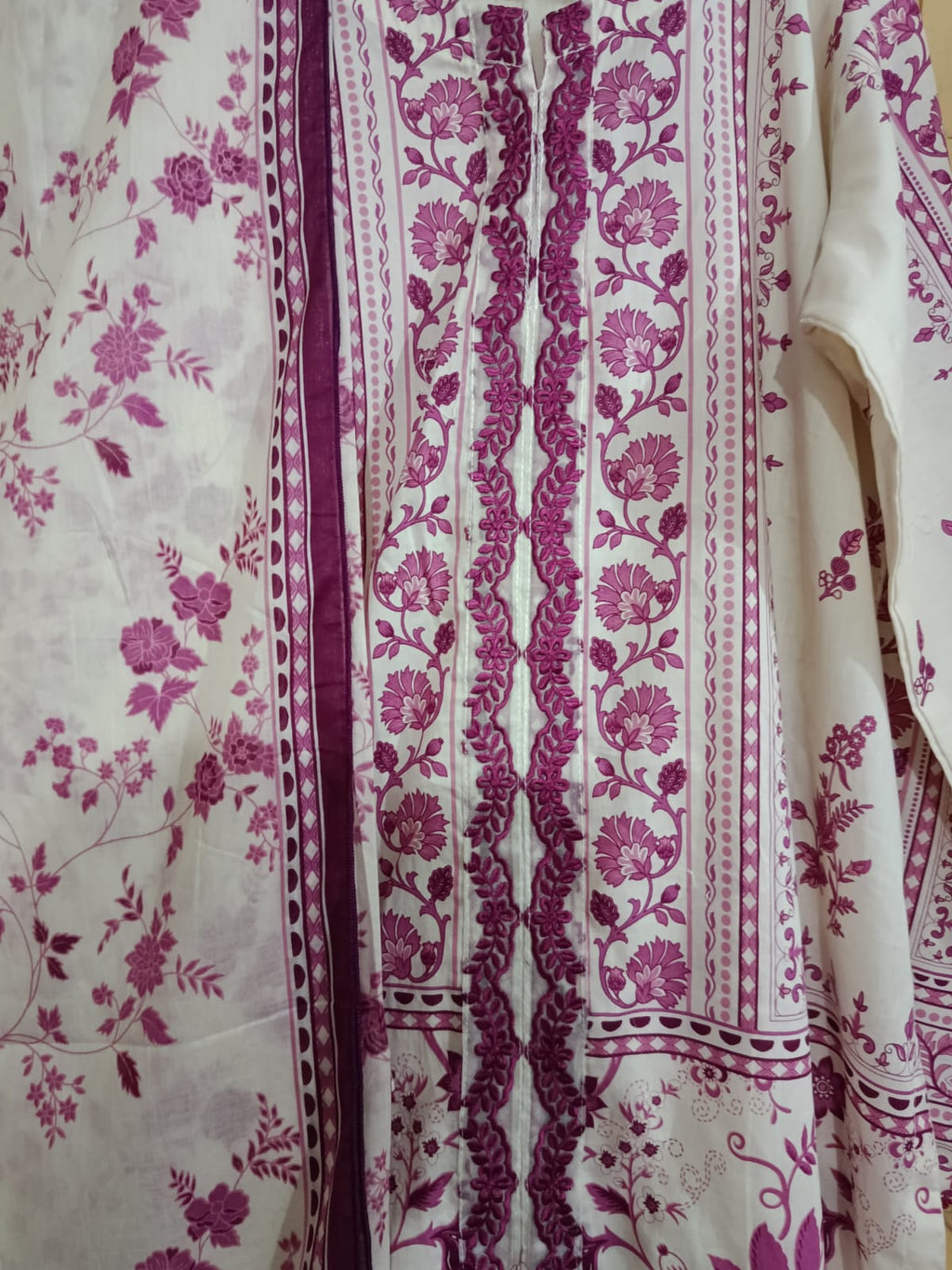 Cream with Marghenda Contrast Printed Lawn Suit – Premium Quality