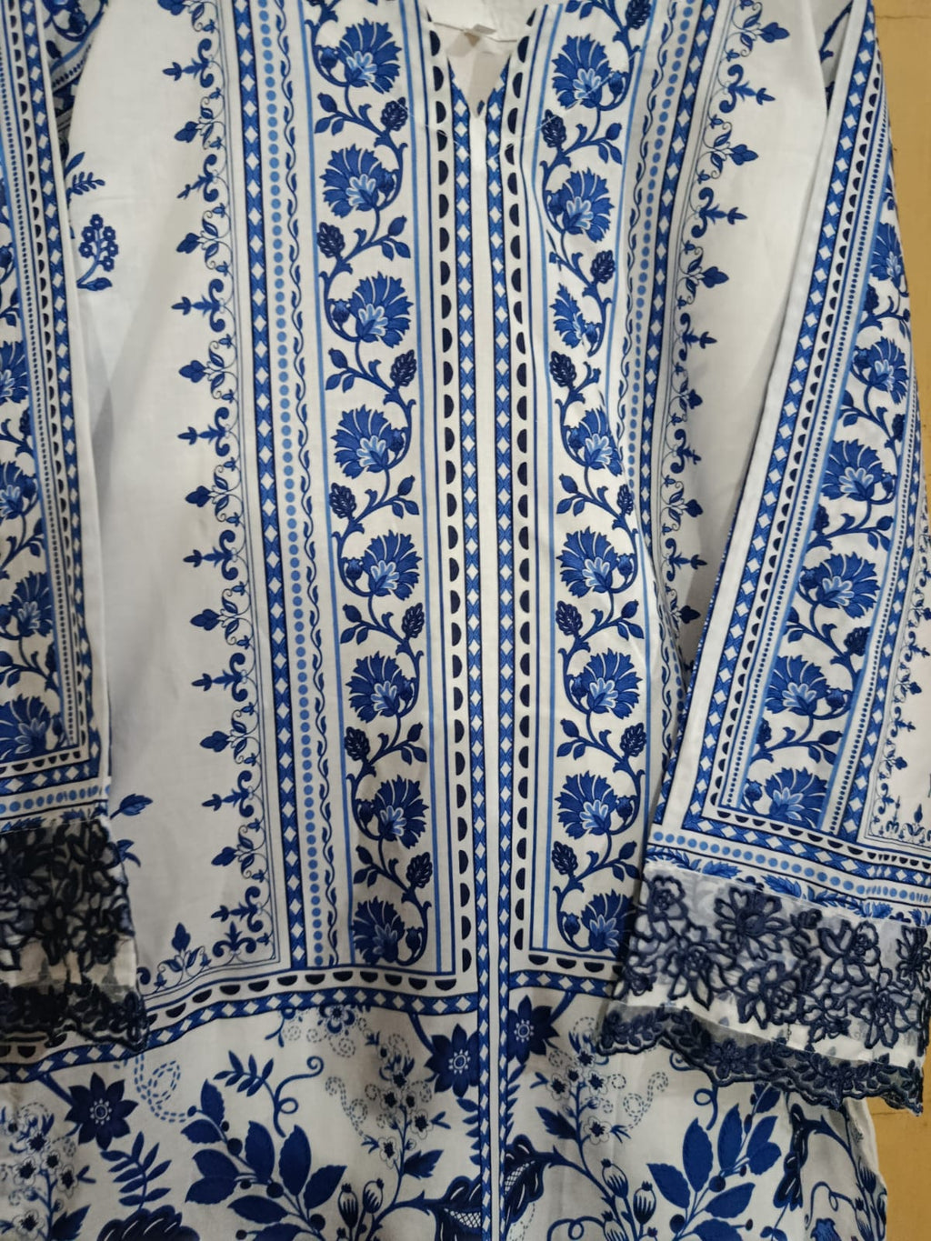 White Printed Lawn Suit – Premium Quality | Free Delivery Across Pakistan