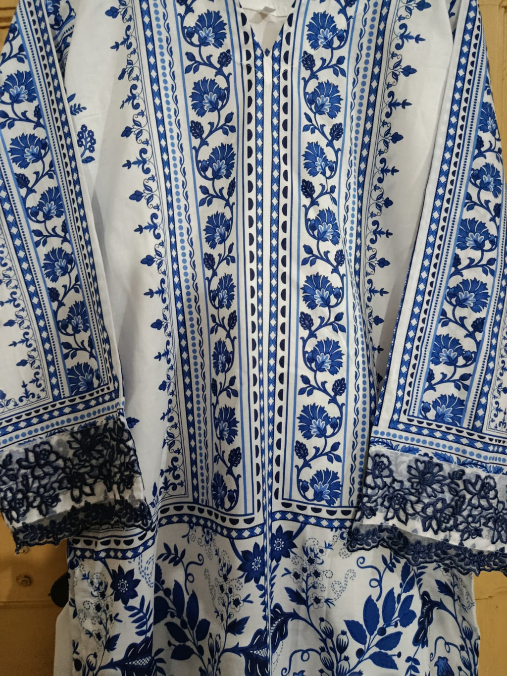 White Printed Lawn Suit – Premium Quality | Free Delivery Across Pakistan