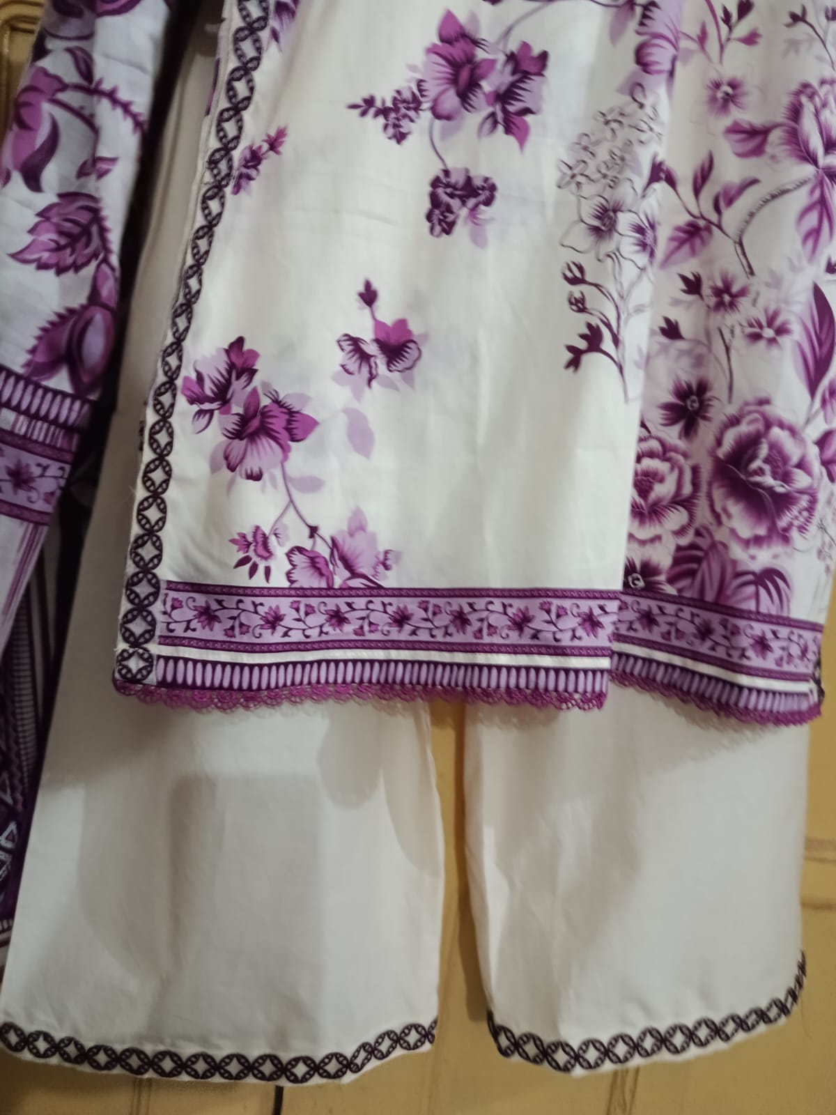 Cream Printed Lawn Suit – Premium Quality | Free Delivery Across Pakistan